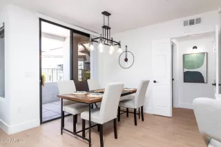 Photo #3: 6540837 Listing