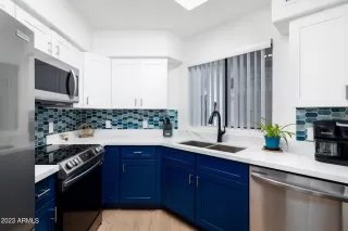 Photo #5: 6540837 Listing