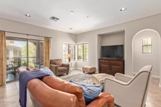 Photo #6: 6540940 Listing