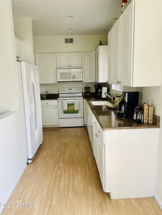 Photo #6: 6541029 Listing