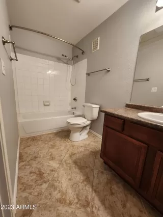 Photo #5: 6541056 Listing 