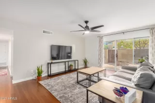 Photo #6: 6541078 Listing