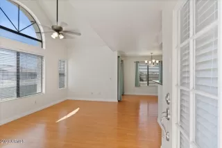 Photo #4: 6541216 Listing