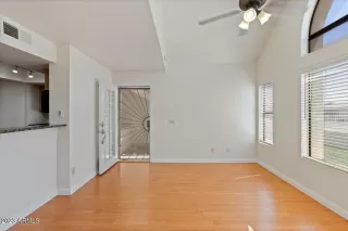 Photo #5: 6541216 Listing