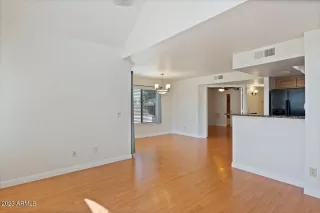 Photo #6: 6541216 Listing