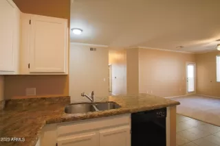 Photo #5: 6541618 Listing