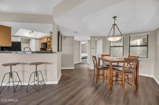 Photo #2: 6541712 Listing 