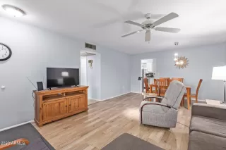 Photo #5: 6541759 Listing 