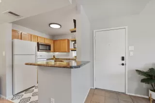 Photo #5: 6541873 Listing 