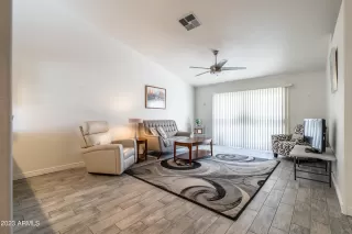 Photo #5: 6542037 Listing