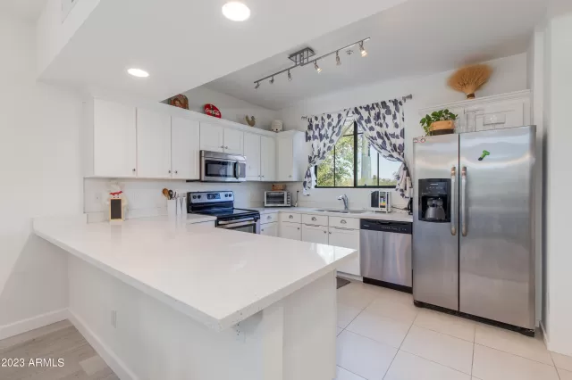 MLS: 6542185 Condo For Sale