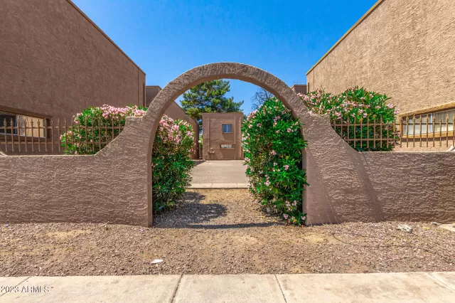 MLS: 6542500 Condo For Sale