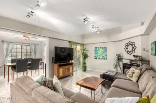 Photo #5: 6542825 Listing