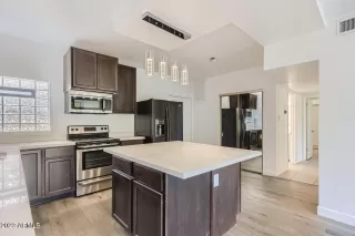 Photo #3: 6544907 Listing