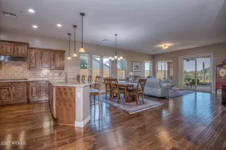 Photo #4: 6545076 Listing 