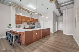 Photo #5: 6545467 Listing