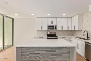 Photo #2: 6545608 Listing