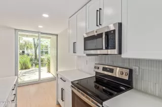 Photo #4: 6545608 Listing