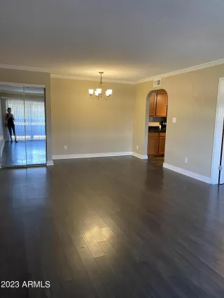 Photo #6: 6545632 Listing