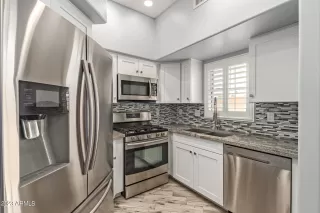 Photo #5: 6545747 Listing