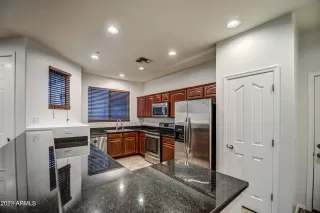 Photo #3: 6545985 Listing