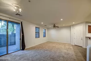 Photo #6: 6545985 Listing