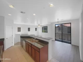 Photo #5: 6546478 Listing