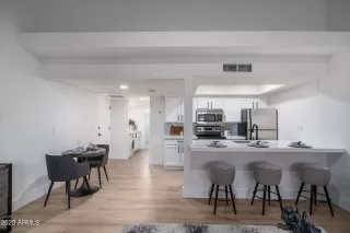 Photo #4: 6546495 Listing