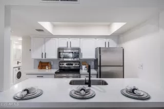 Photo #5: 6546495 Listing