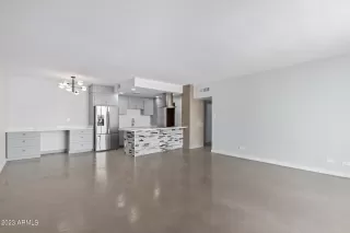 Photo #4: 6546748 Listing