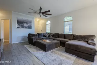 Photo #5: 6546986 Listing