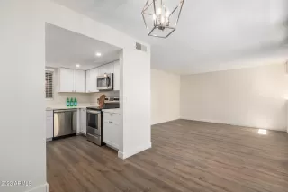 Photo #2: 6547139 Listing