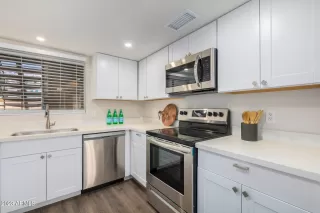 Photo #5: 6547139 Listing