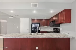 Photo #5: 6547306 Listing