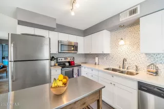 Photo #3: 6547373 Listing