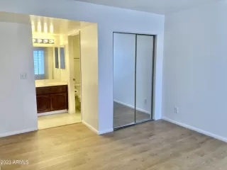 Photo #5: 6547396 Listing