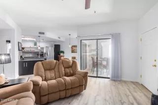 Photo #6: 6547491 Listing