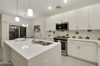 Photo #5: 6547537 Listing