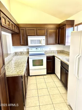 Photo #4: 6547596 Listing