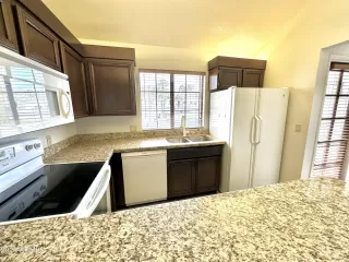 Photo #5: 6547596 Listing