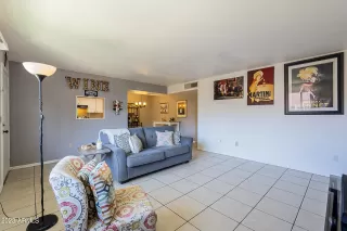 Photo #6: 6547857 Listing