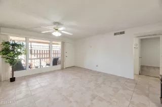 Photo #5: 6548208 Listing