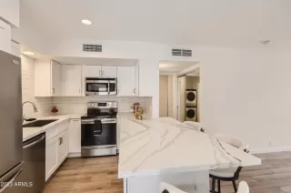 Photo #3: 6548277 Listing