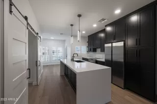 Photo #2: 6548309 Listing