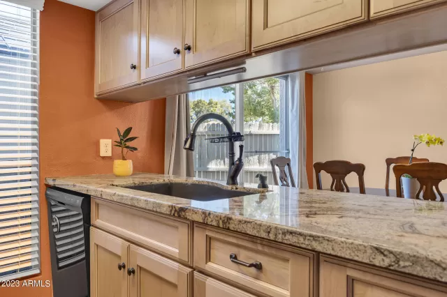 MLS: 6548783 Condo For Sale