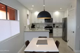 Photo #6: 6548831 Listing 