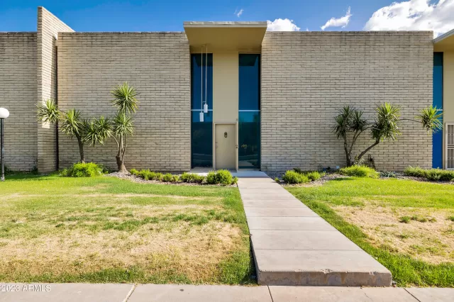 MLS: 6548852 Condo For Sale