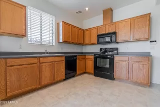 Photo #5: 6549216 Listing