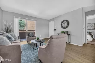 Photo #5: 6549550 Listing