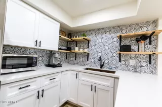 Photo #5: 6549593 Listing